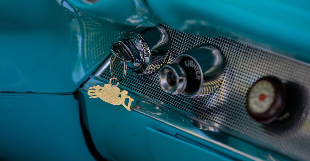 BMW car key fob — Edgewater IL Locksmith
