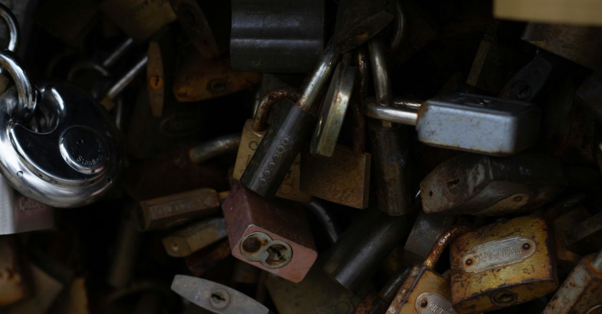 How to Spot a Reputable (Not Scammy) Locksmith in Chicago — Edgewater IL Locksmith