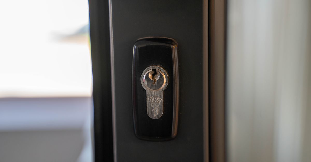 locksmith service technician — Edgewater IL Locksmith