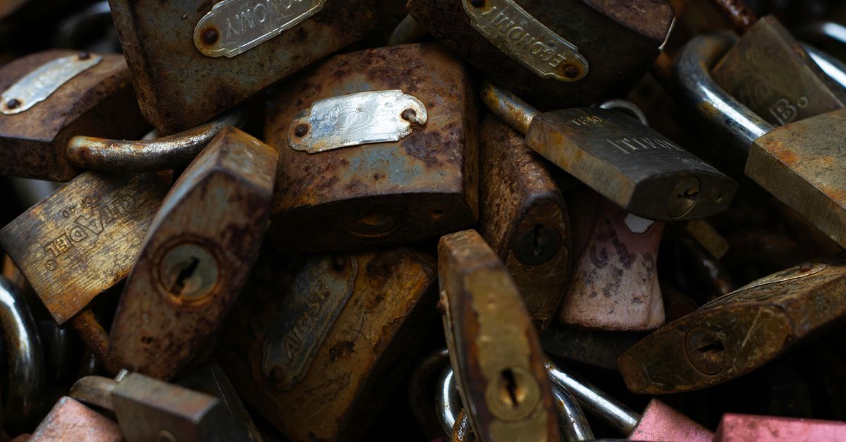 locksmith tools keys — Edgewater IL Locksmith