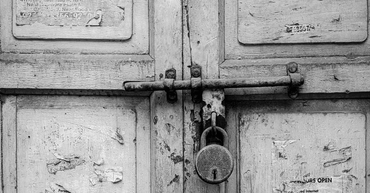 home security lock door — Edgewater IL Locksmith