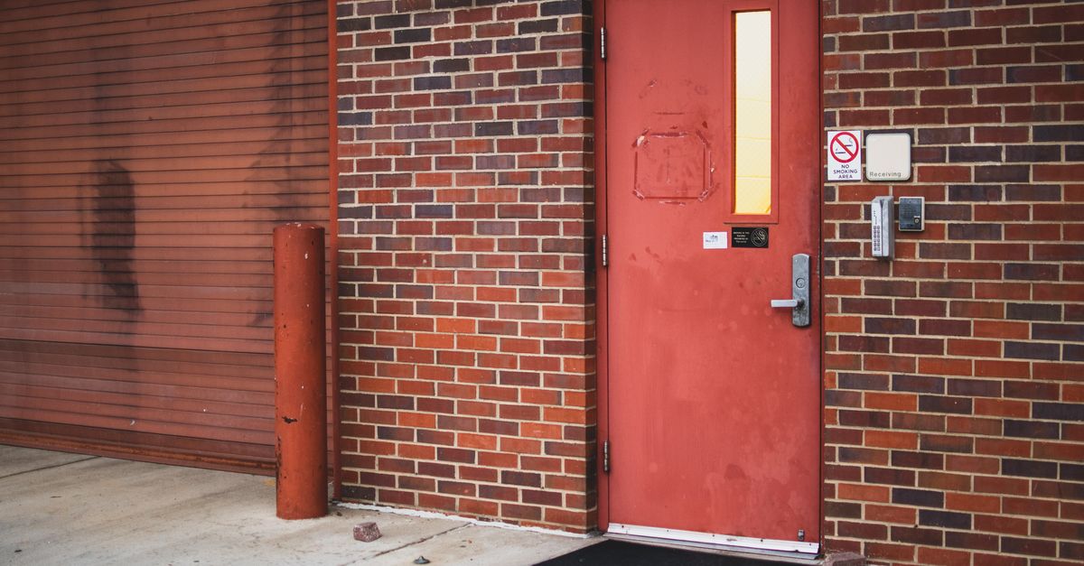 Emergency Commercial Locksmith Access When Your Business Is Locked Out — Edgewater IL Locksmith