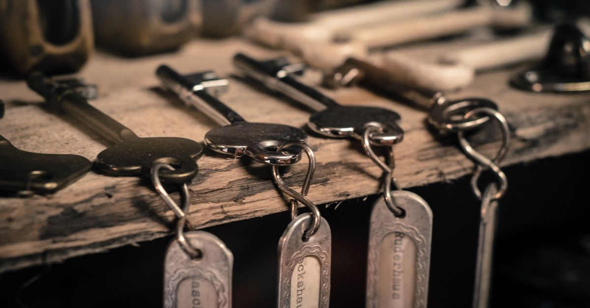 What a Tiered Master Key System Setup Actually Does for Your Building — Edgewater IL Locksmith
