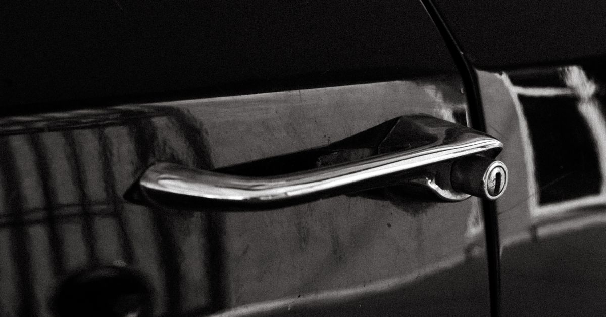 Automotive Broken Key Extraction — Ignitions, Door Locks, and Trunk Cylinders — Edgewater IL Locksmith